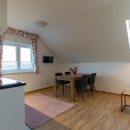 Apartmany Kohoutek A Slepicka V Novohradskych Horach Nové Hrady المظهر الخارجي الصورة